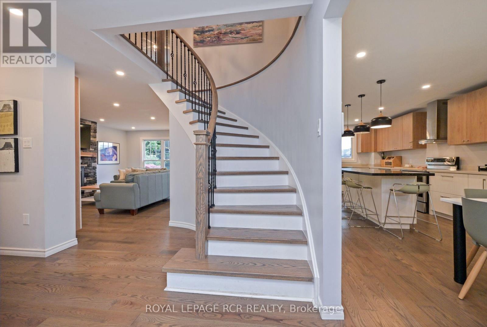 Photo 24 of 230 Beechfield Crescent, Orangeville ON