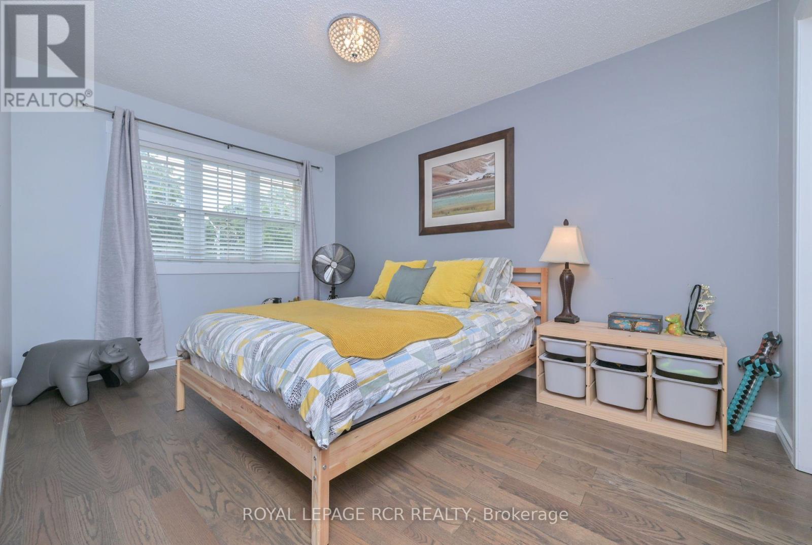 Photo 14 of 230 Beechfield Crescent, Orangeville ON