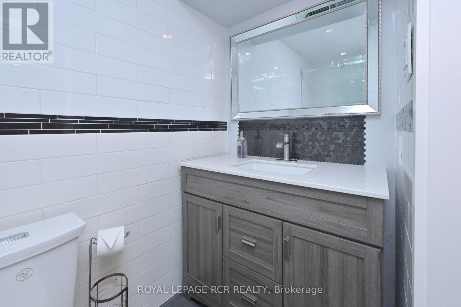 Photo 19 of 230 Beechfield Crescent, Orangeville ON