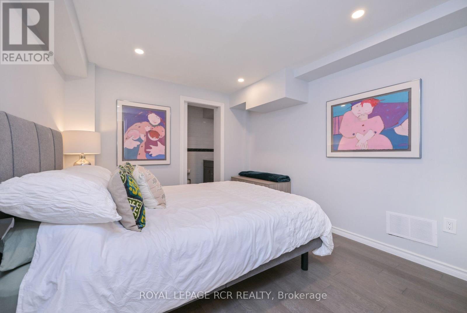 Photo 4 of 230 Beechfield Crescent, Orangeville ON
