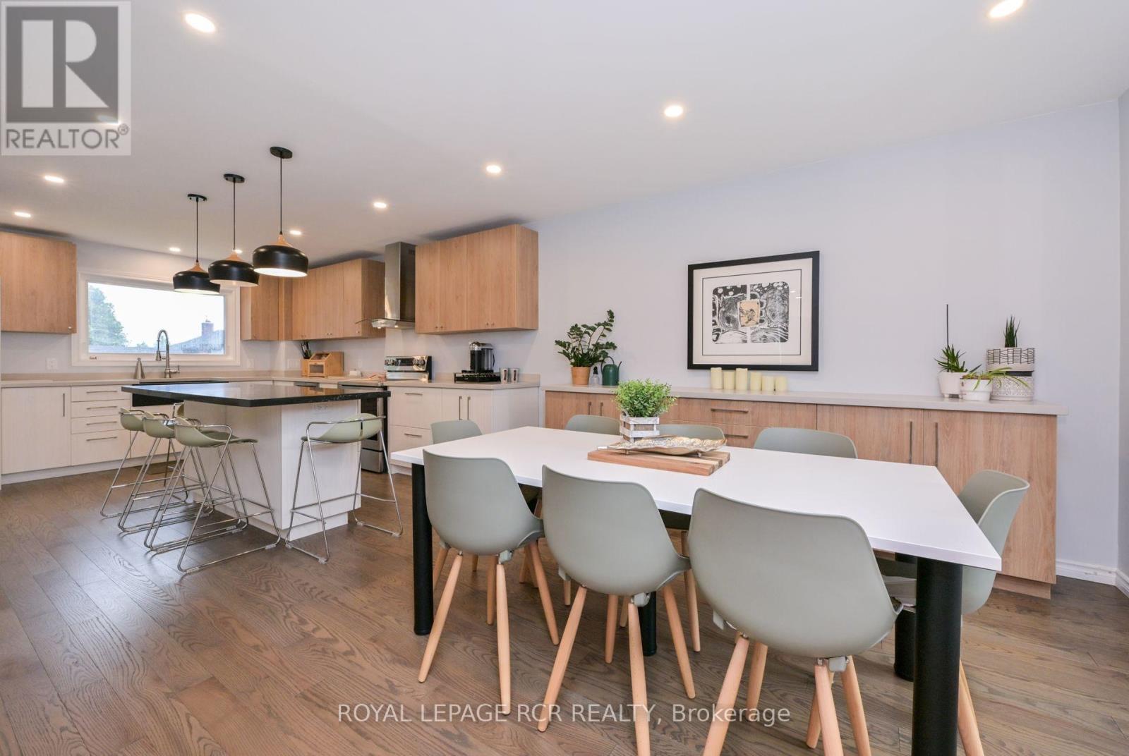 Photo 35 of 230 Beechfield Crescent, Orangeville ON