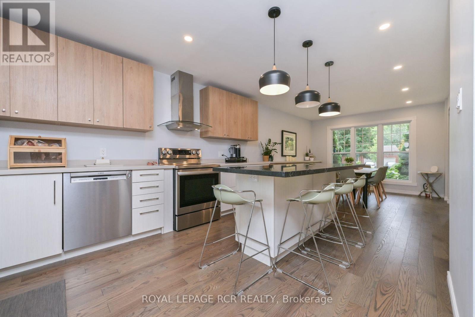 Photo 28 of 230 Beechfield Crescent, Orangeville ON