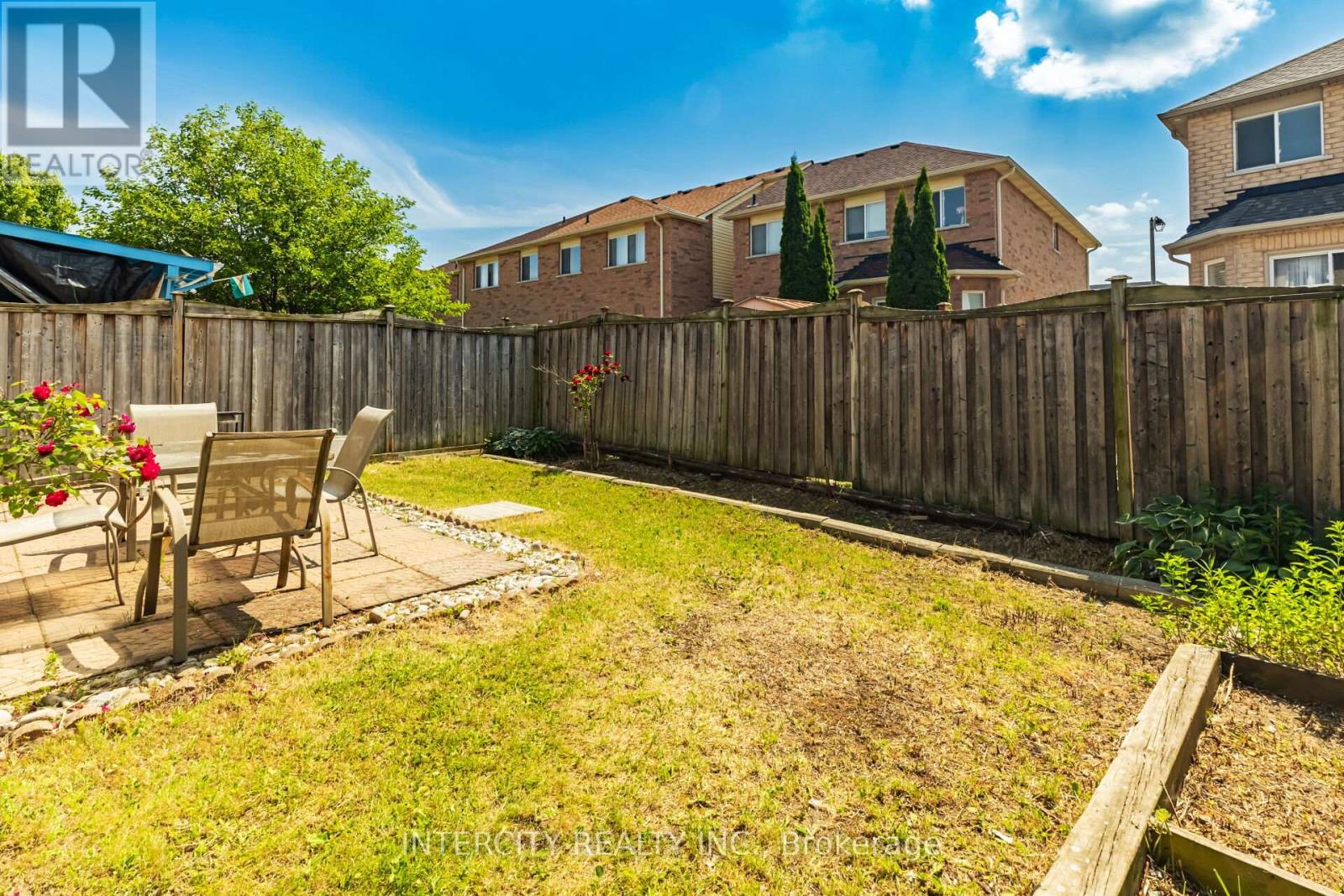 Photo 17 of 18 Snowshoe Lane, Brampton ON