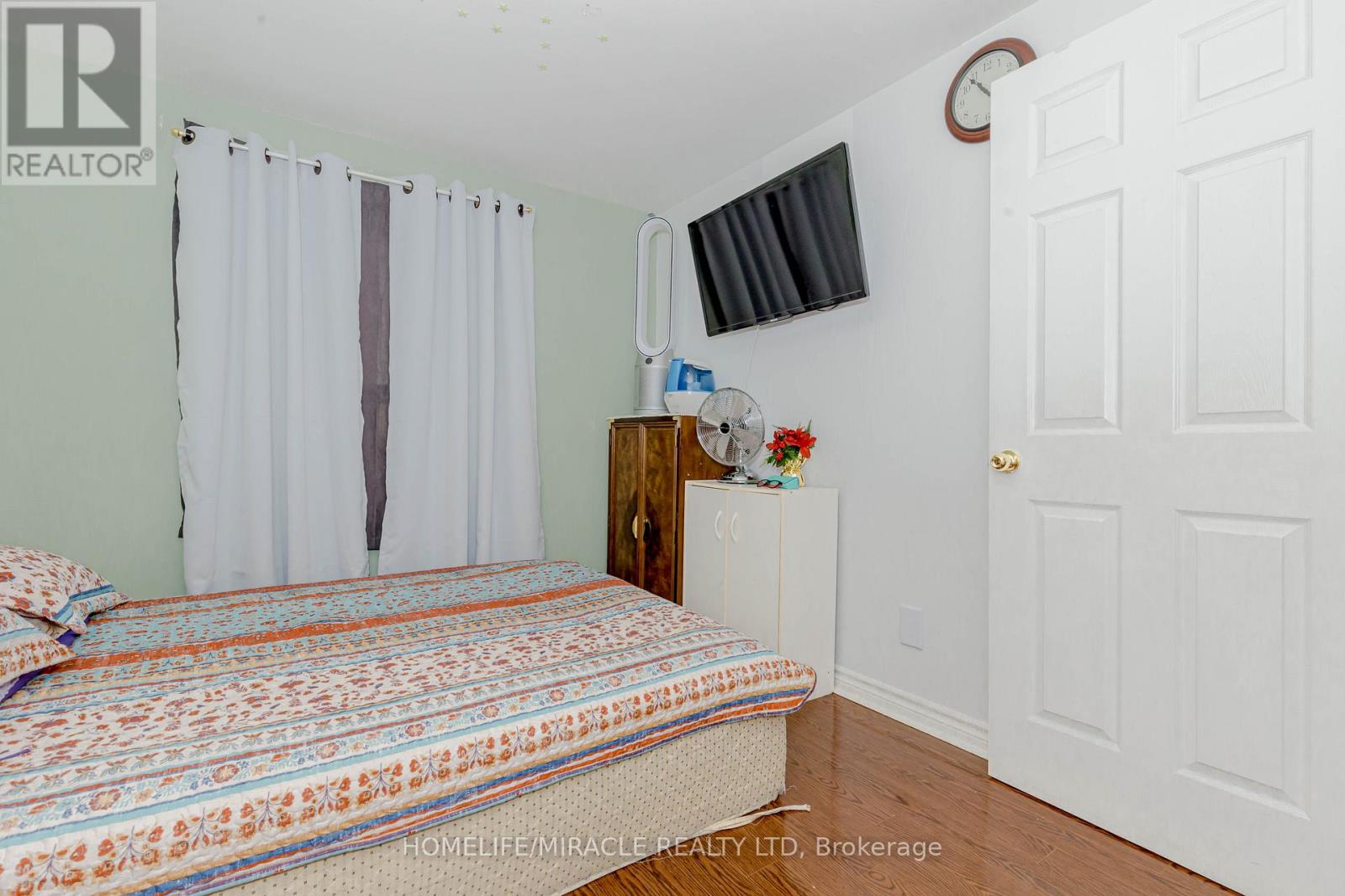 Photo 13 of 12 12 Eden Park Drive, Brampton ON