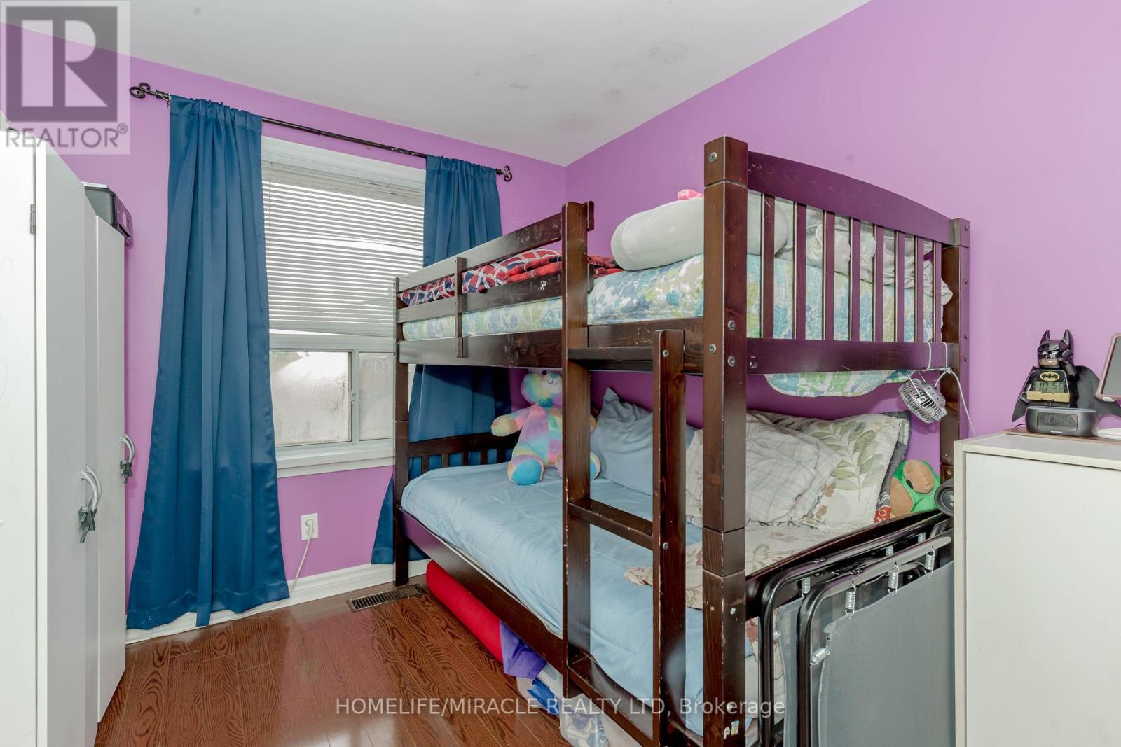 Photo 16 of 12 12 Eden Park Drive, Brampton ON