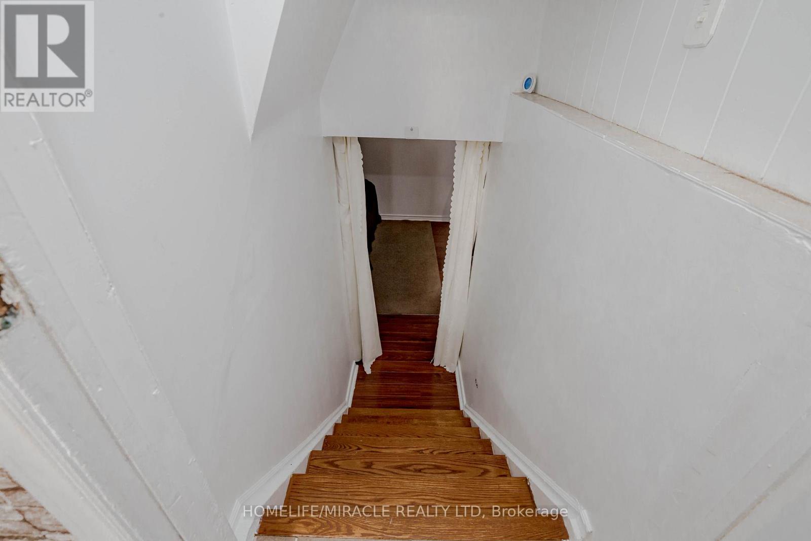 Photo 19 of 12 12 Eden Park Drive, Brampton ON