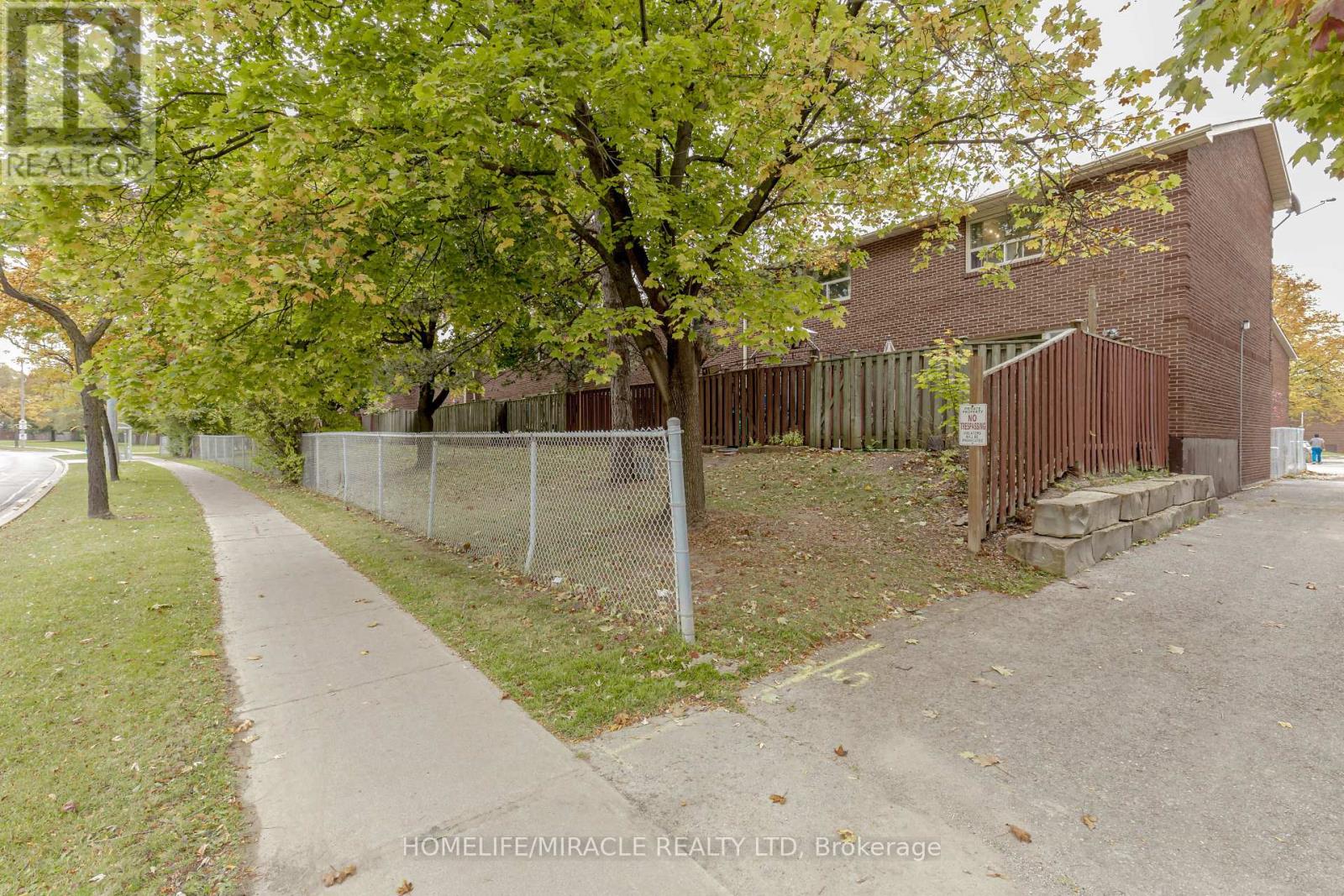 Photo 29 of 12 12 Eden Park Drive, Brampton ON