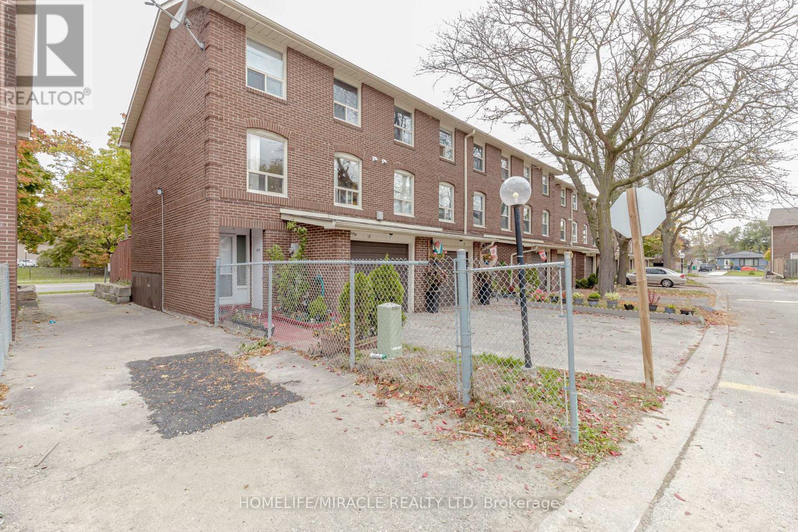 Photo 31 of 12 12 Eden Park Drive, Brampton ON