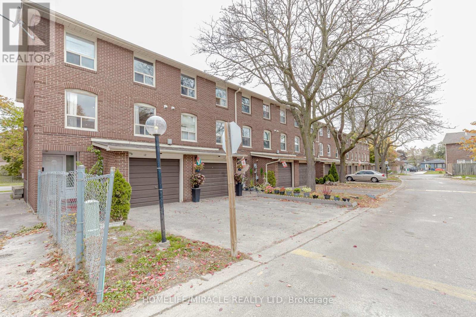 Photo 33 of 12 12 Eden Park Drive, Brampton ON