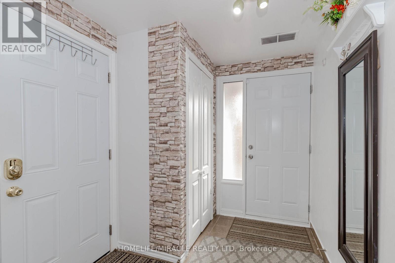 Photo 37 of 12 12 Eden Park Drive, Brampton ON