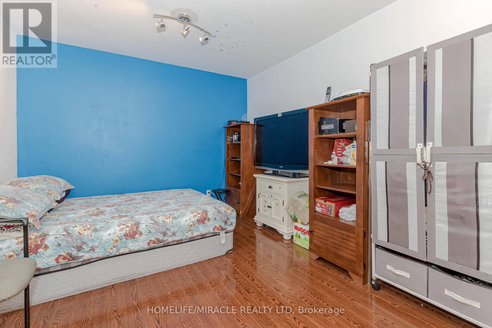 Photo 9 of 12 12 Eden Park Drive, Brampton ON