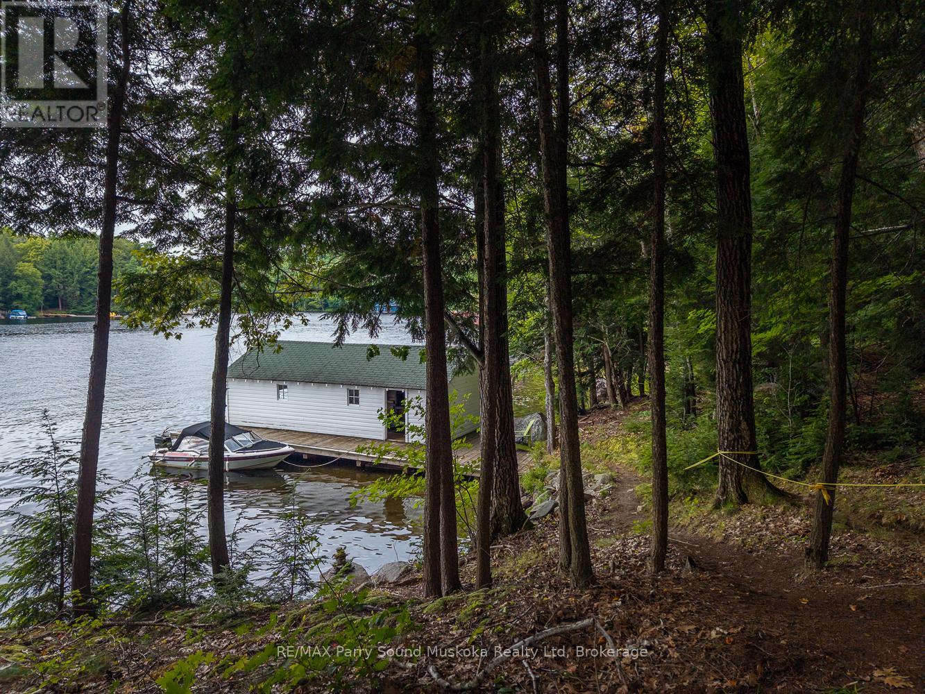 Photo 15 of 897 172 Wa Horseshoe Lake, Seguin ON