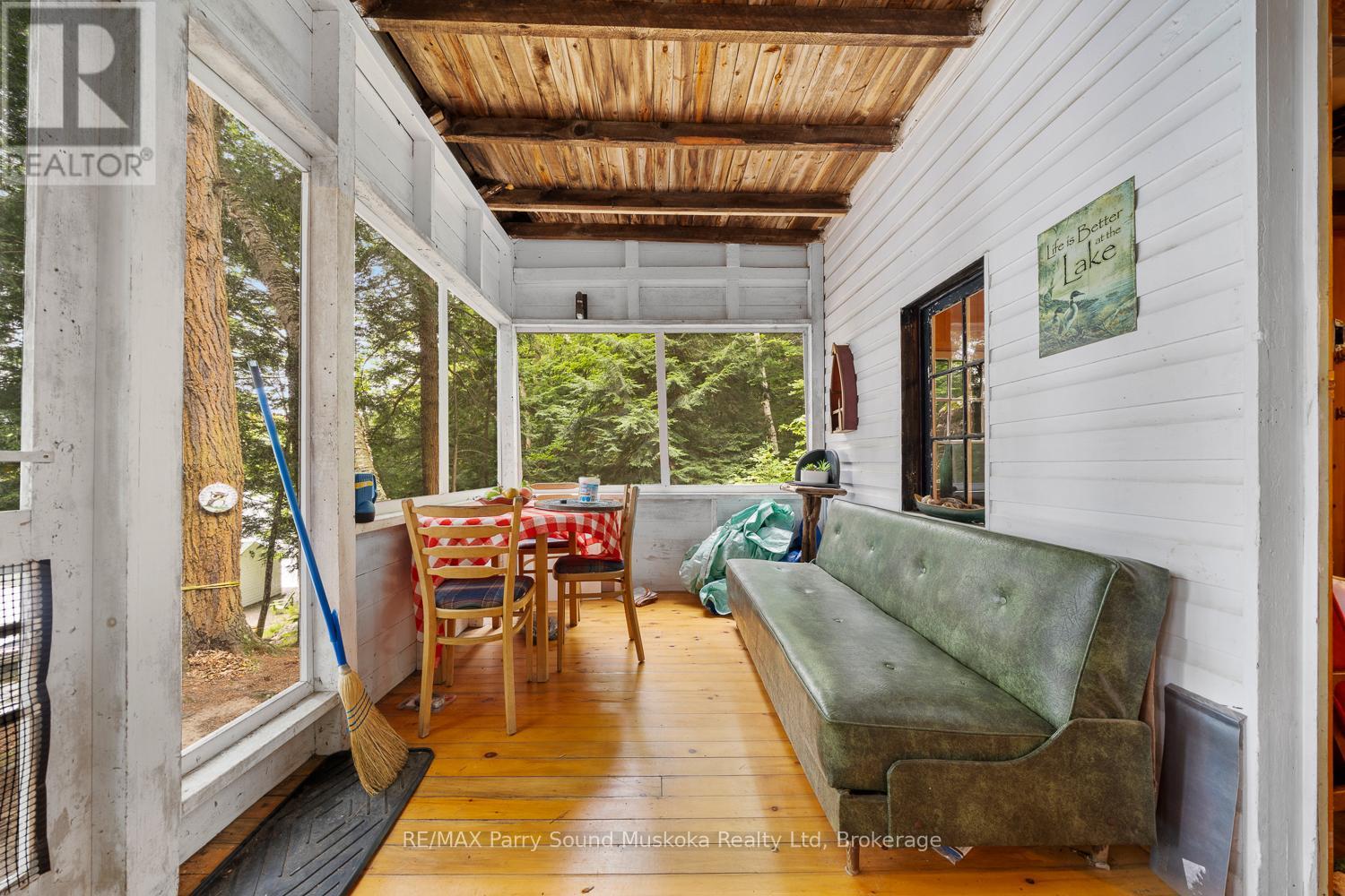 Photo 21 of 897 172 Wa Horseshoe Lake, Seguin ON
