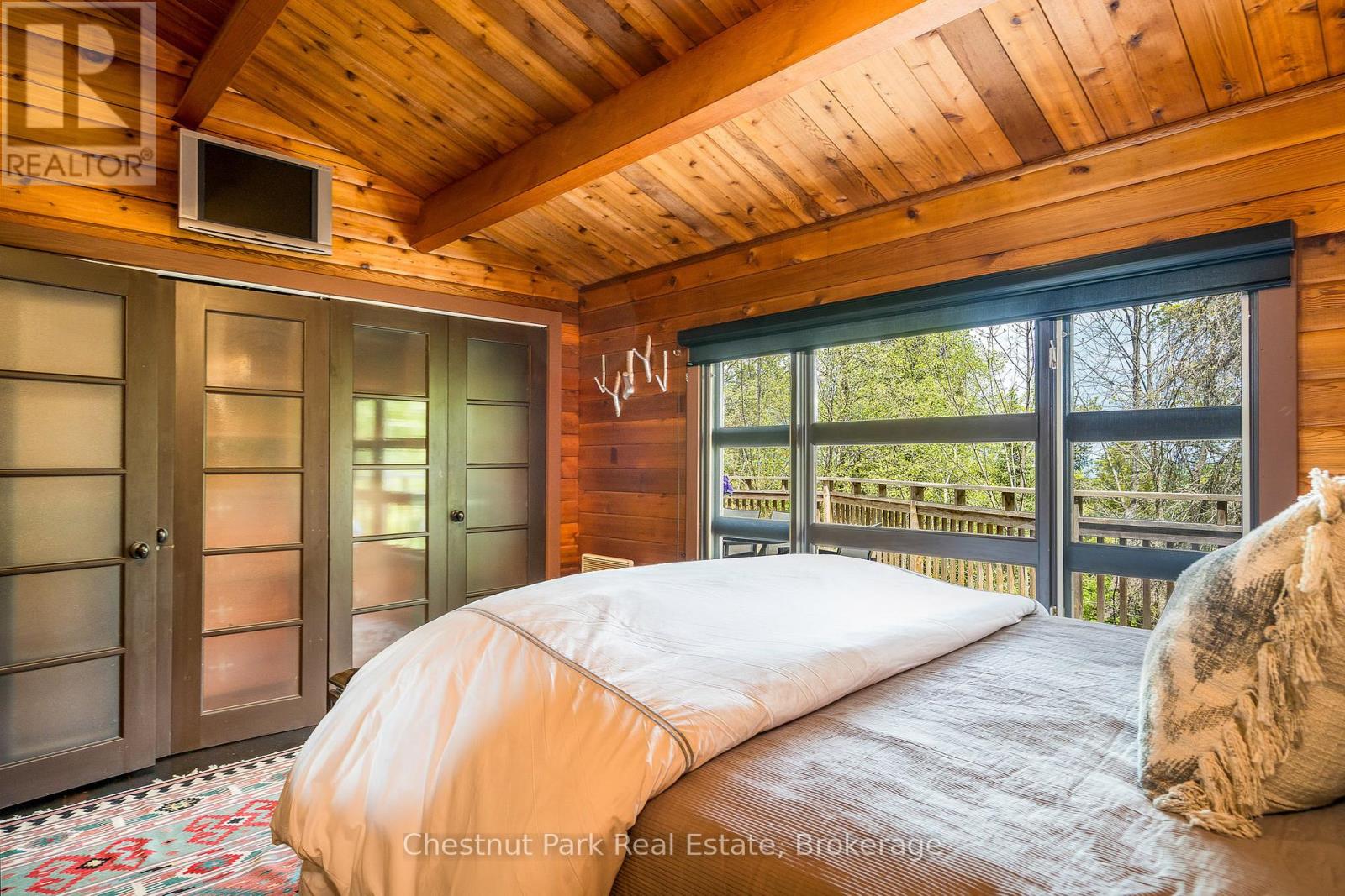 Photo 41 of 146 Chamonix Crescent, Blue Mountains ON
