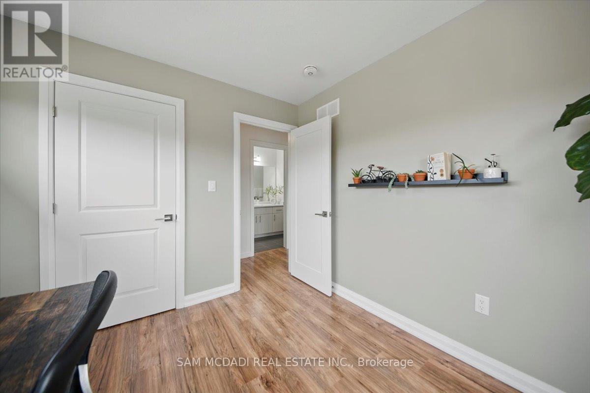 Photo 15 of 4 Rouley Lane, Hamilton ON