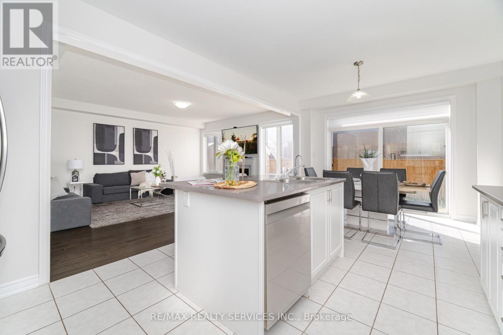 Photo 9 of 104 Pick Road, Guelph Eramosa ON