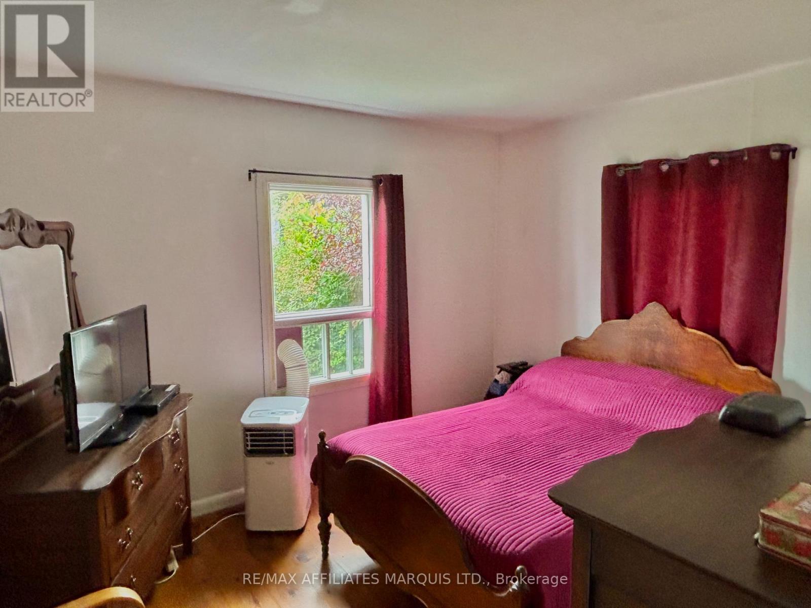 Photo 13 of 452 Dominion St Street S, North Glengarry ON