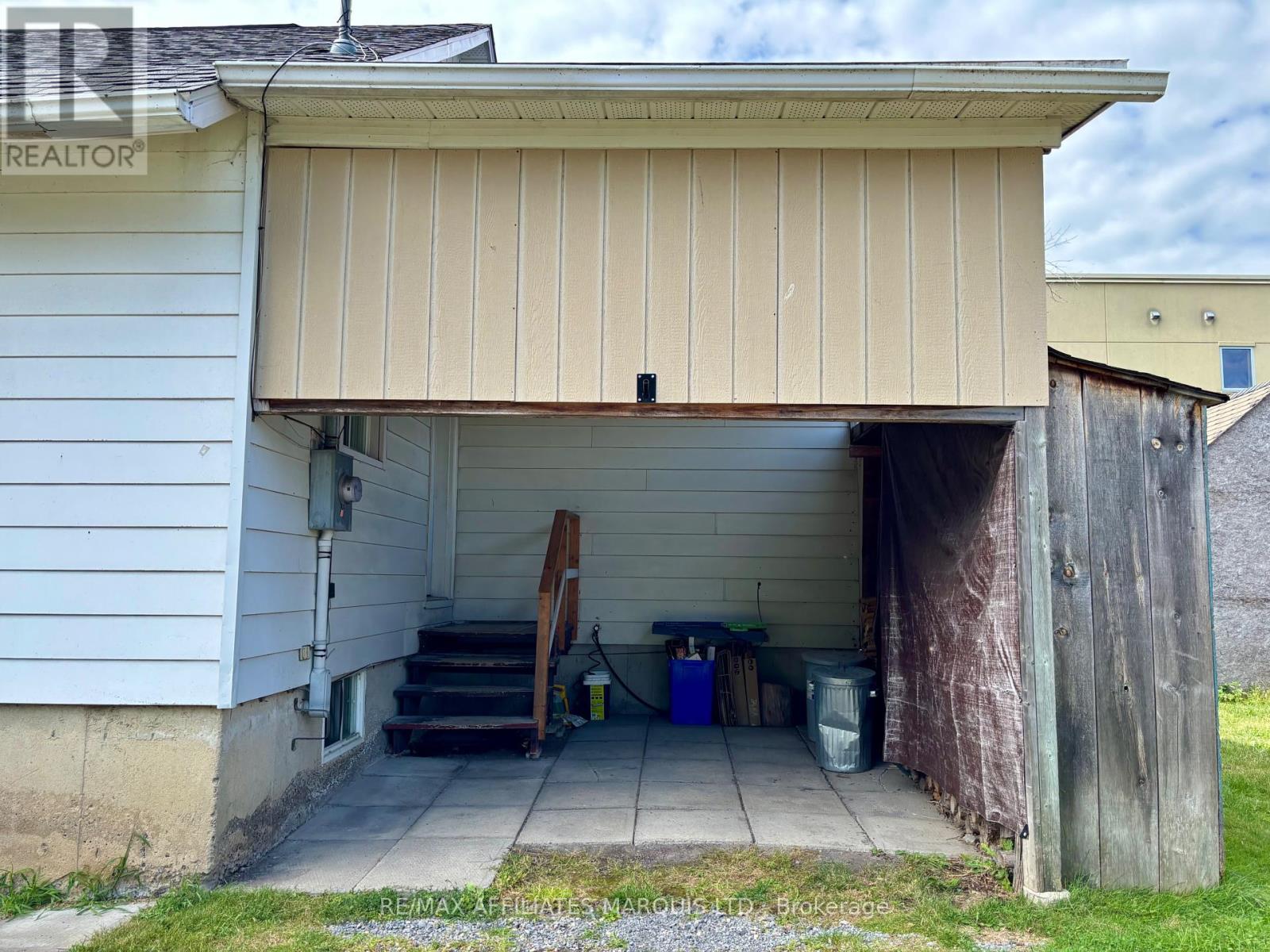 Photo 2 of 452 Dominion St Street S, North Glengarry ON