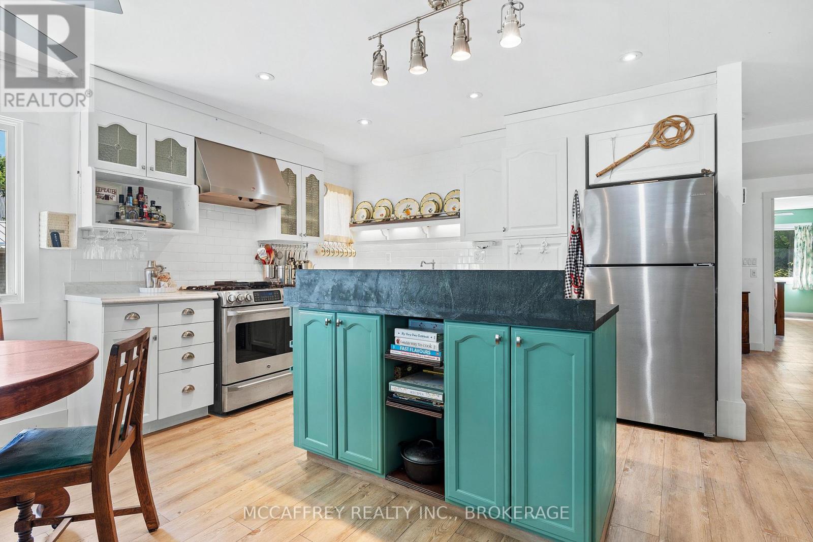 Photo 34 of 425 South Shore Road, Greater Napanee ON