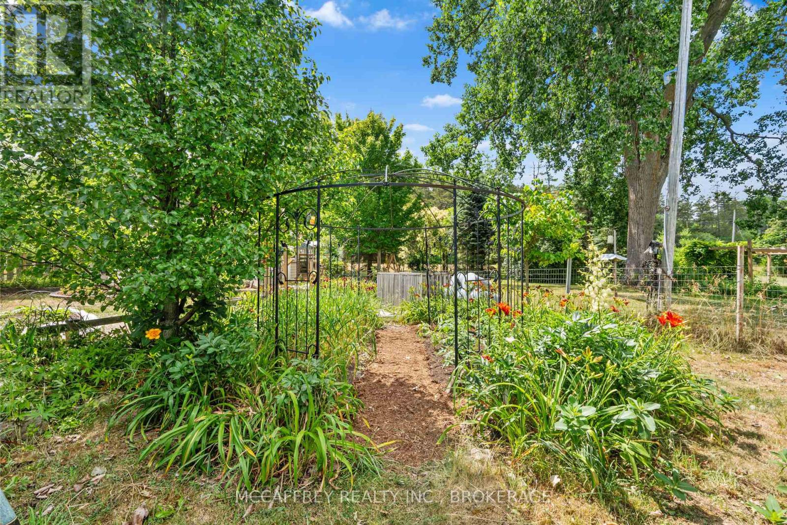 Photo 6 of 425 South Shore Road, Greater Napanee ON