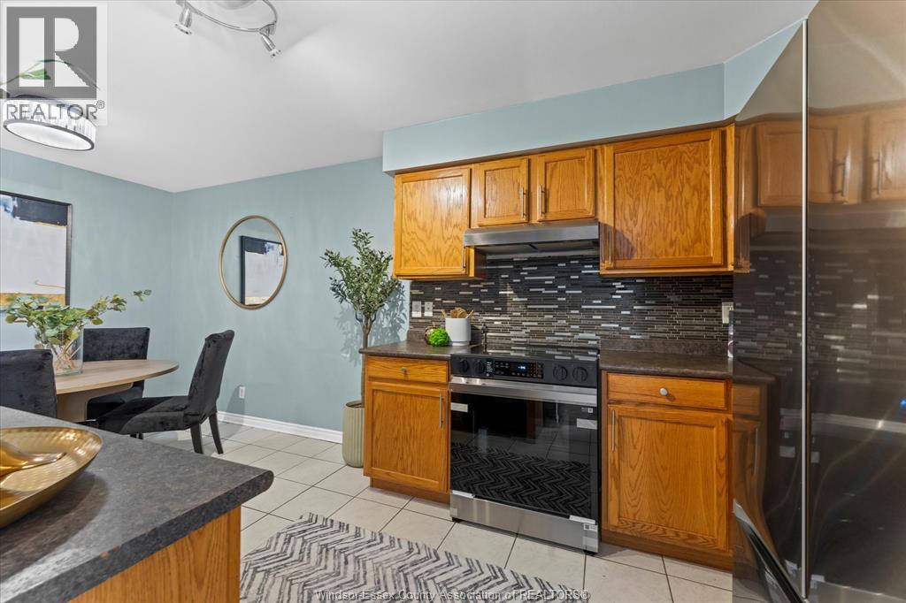 Photo 9 of 2332 Lamont Street, Windsor ON
