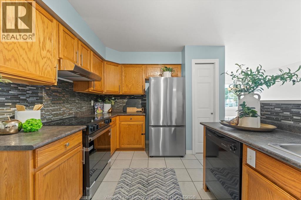 Photo 17 of 2332 Lamont Street, Windsor ON