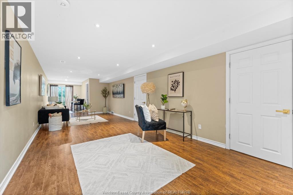 Photo 30 of 2332 Lamont Street, Windsor ON