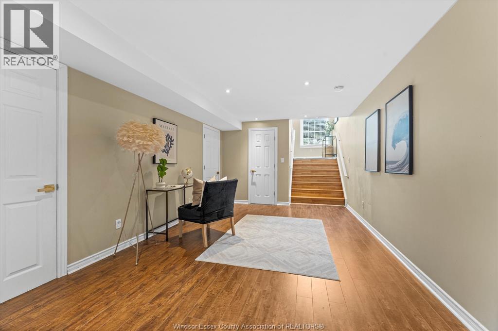 Photo 8 of 2332 Lamont Street, Windsor ON