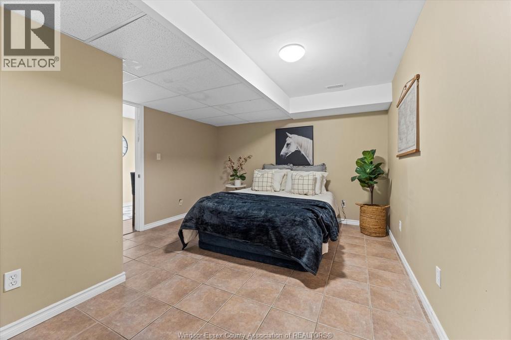 Photo 29 of 2332 Lamont Street, Windsor ON