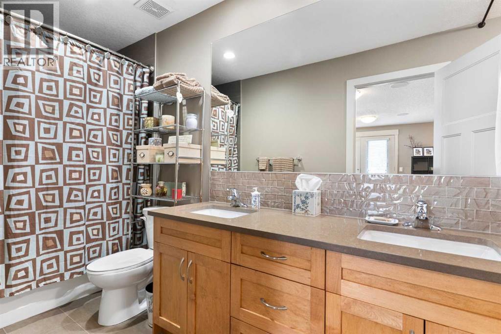 Single Family House for Sale in    Avenue NW Montgomery Calgary 