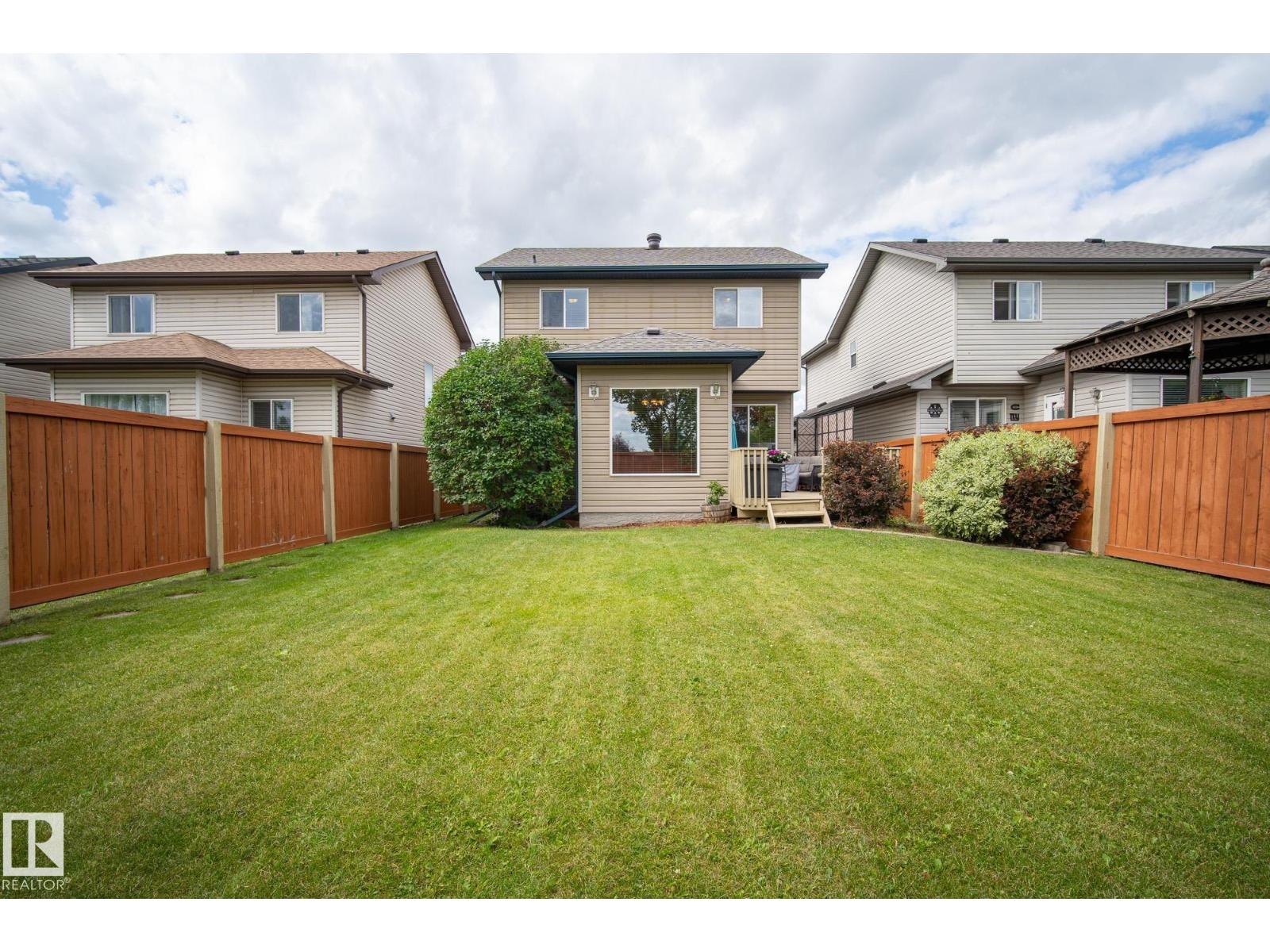 Photo 1 of 3725 137 A Av Nw, Edmonton AB