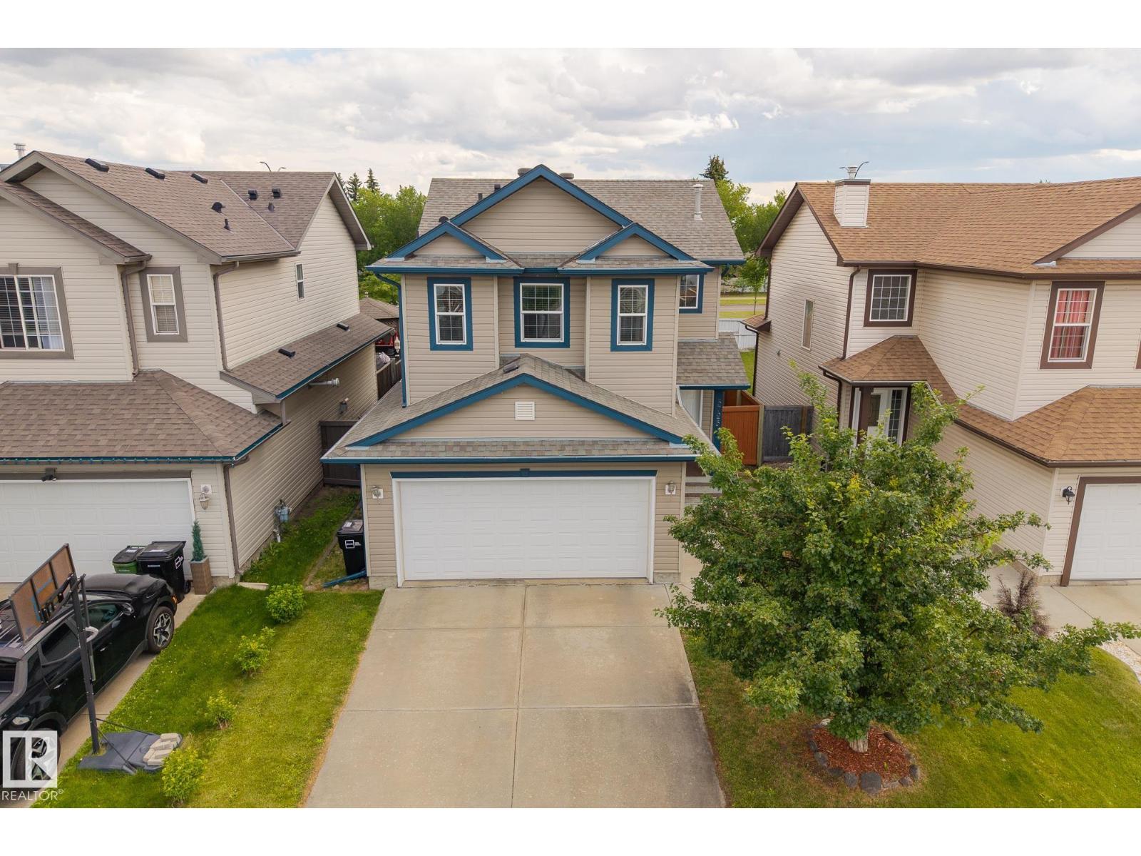 Photo 2 of 3725 137 A Av Nw, Edmonton AB