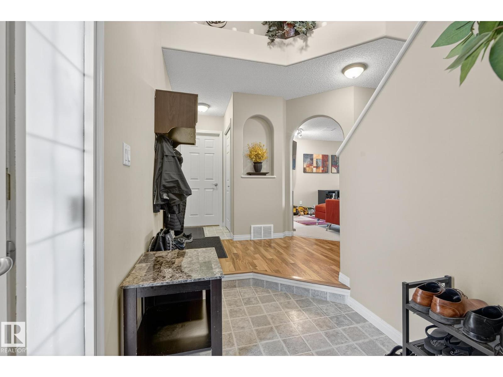 Photo 4 of 3725 137 A Av Nw, Edmonton AB