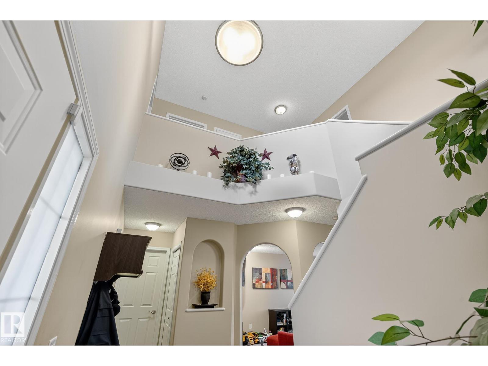 Photo 5 of 3725 137 A Av Nw, Edmonton AB