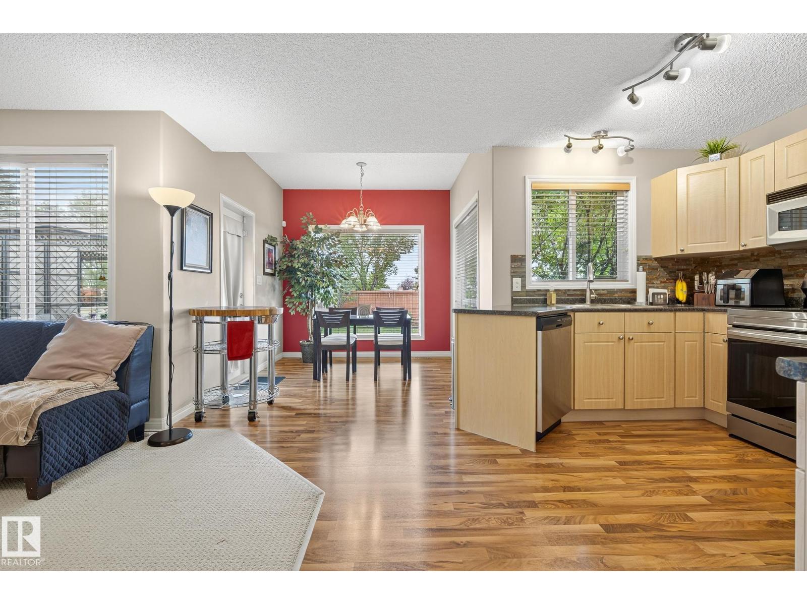 Photo 8 of 3725 137 A Av Nw, Edmonton AB