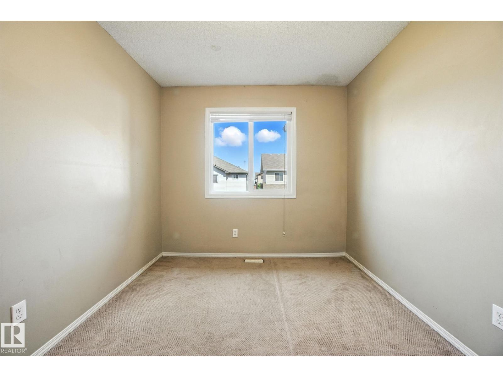 Photo 8 of 3108 16 Av Nw, Edmonton AB