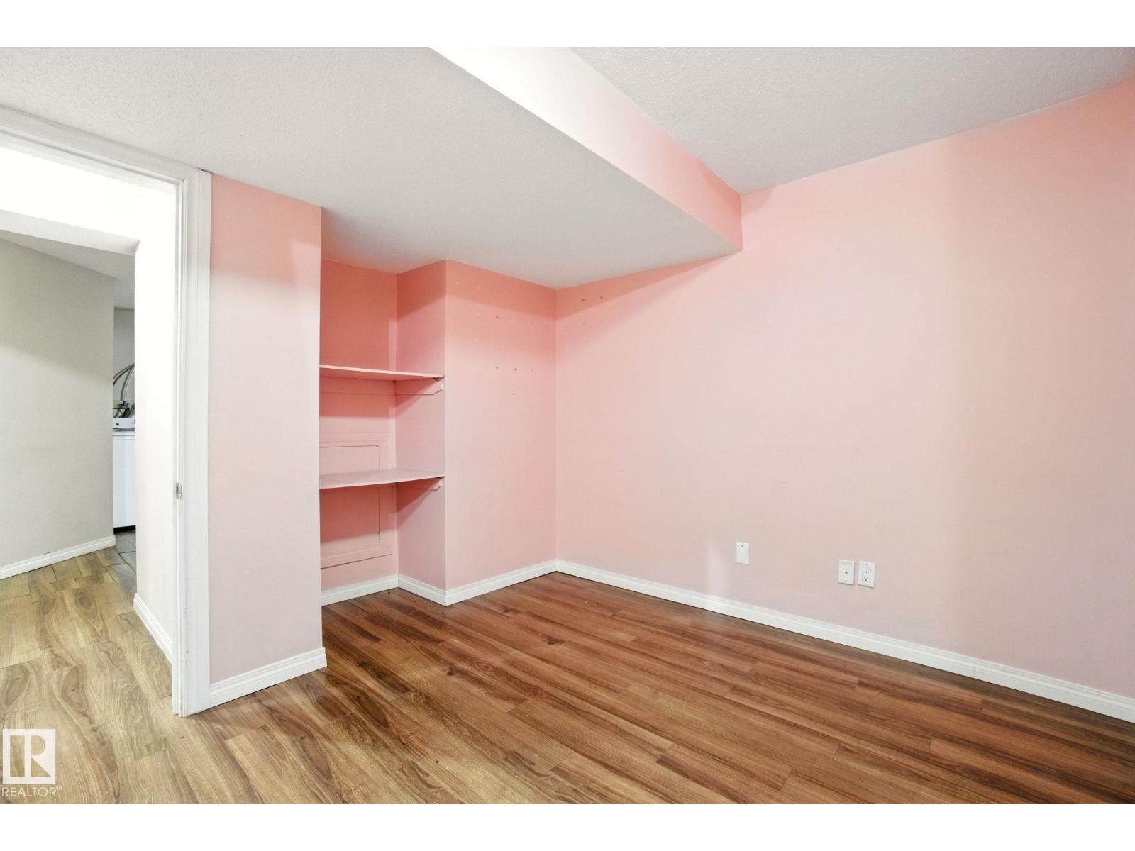 Photo 10 of 3108 16 Av Nw, Edmonton AB