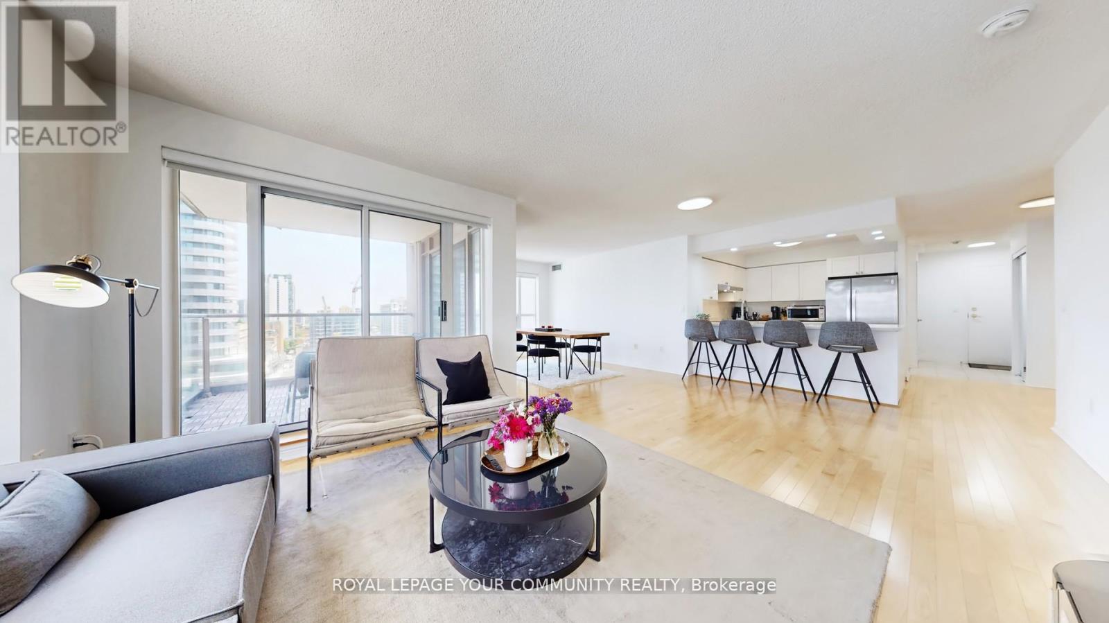 Photo 17 of 1609 909 Bay Street, Toronto ON