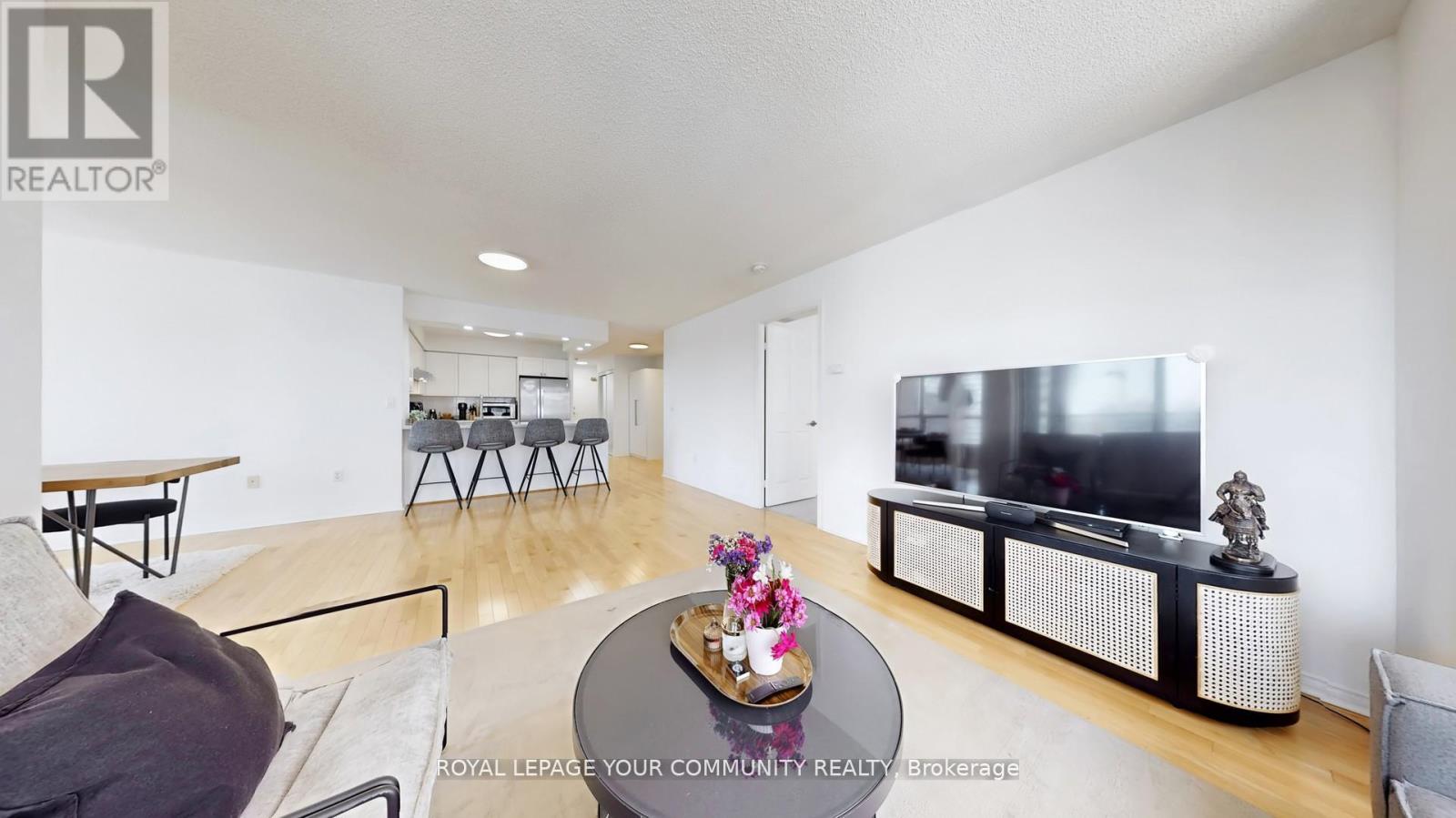 Photo 30 of 1609 909 Bay Street, Toronto ON