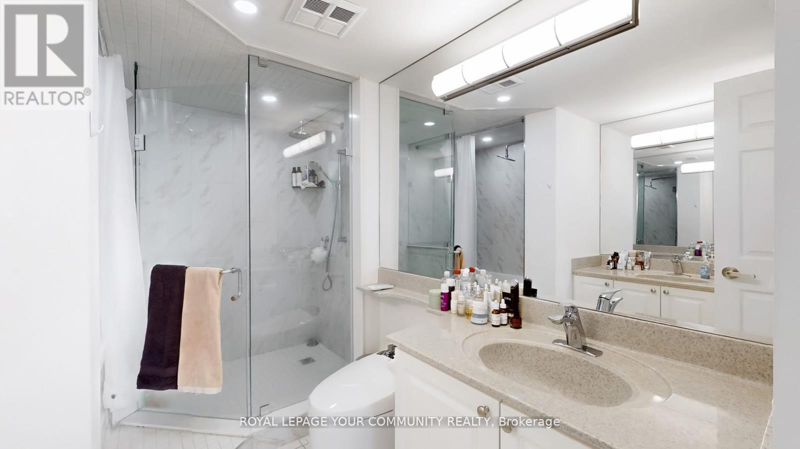 Photo 28 of 1609 909 Bay Street, Toronto ON