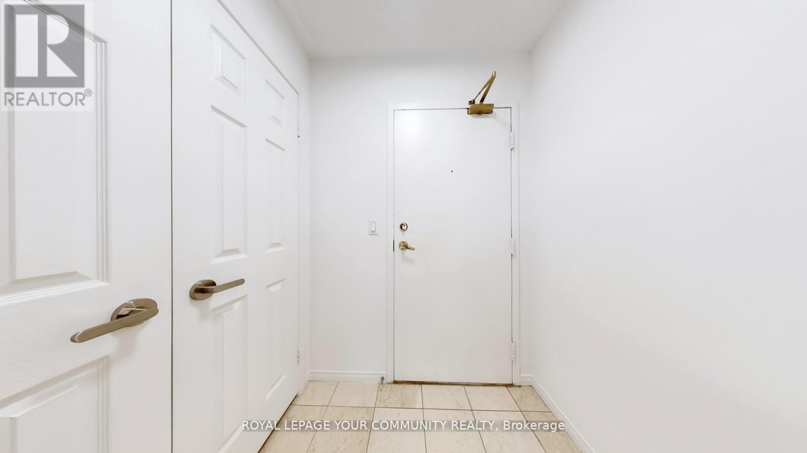 Photo 18 of 1609 909 Bay Street, Toronto ON