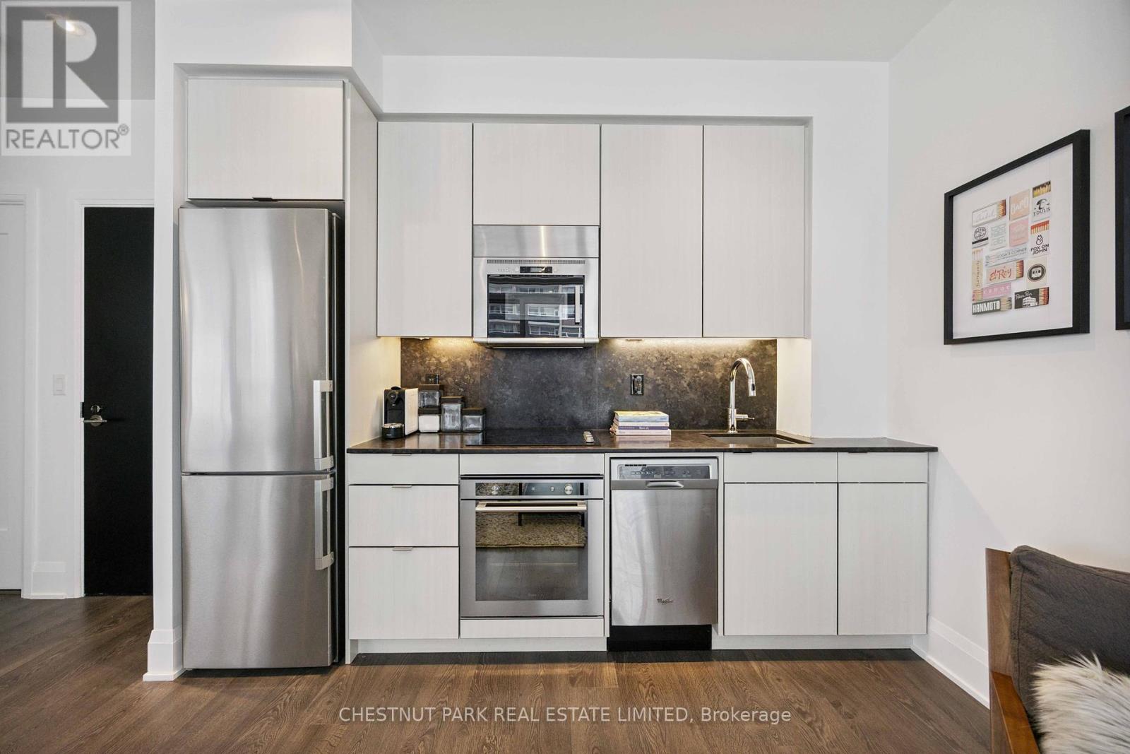 Photo 21 of 608 101 Erskine Avenue, Toronto ON