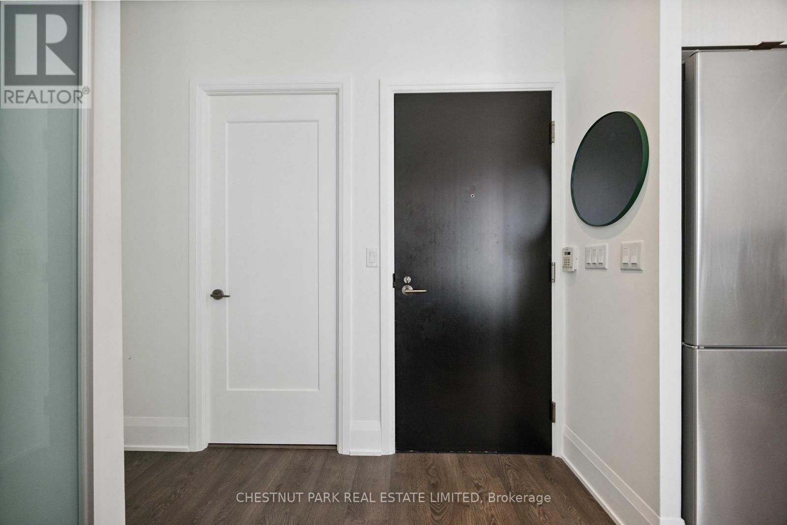 Photo 11 of 608 101 Erskine Avenue, Toronto ON