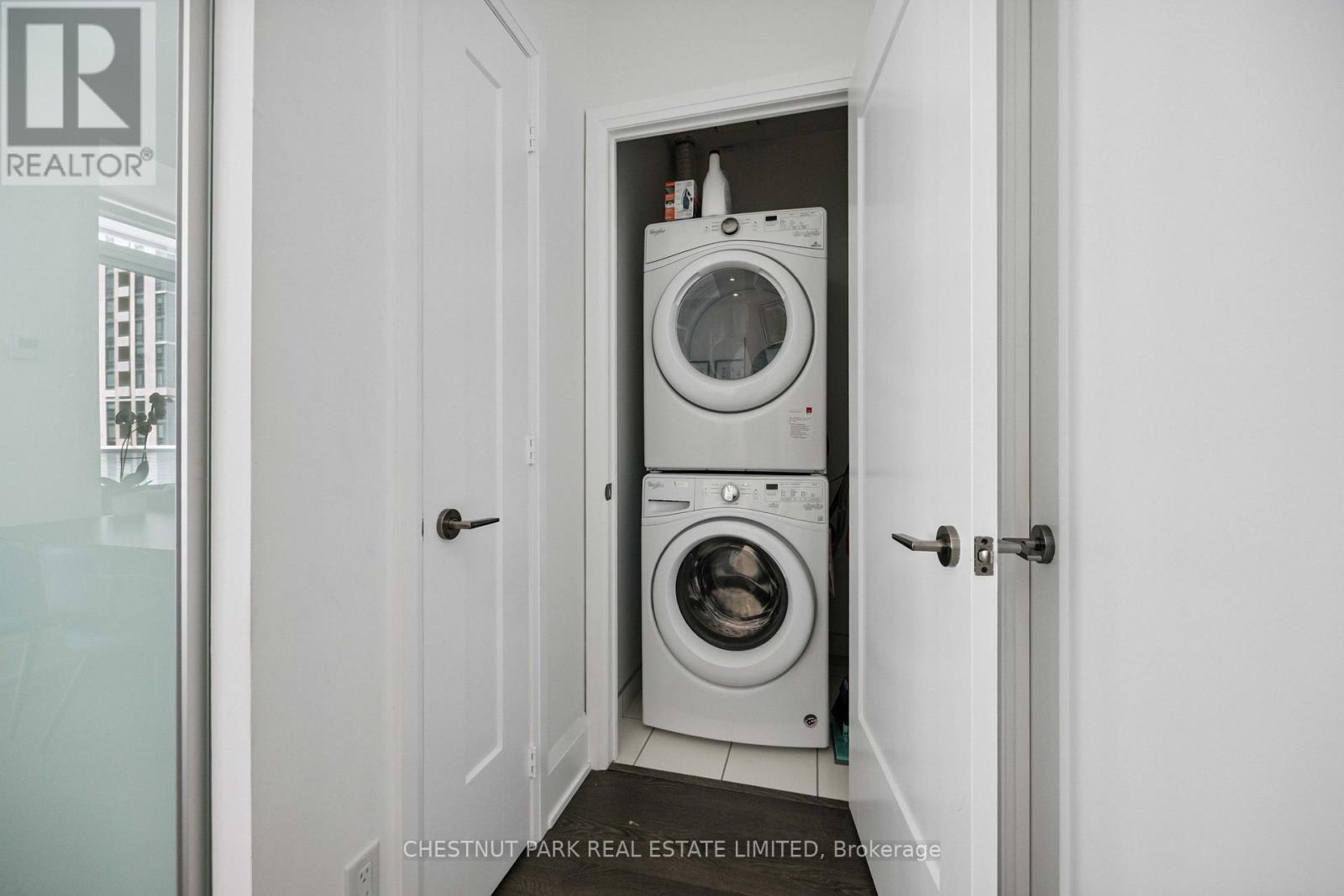 Photo 7 of 608 101 Erskine Avenue, Toronto ON