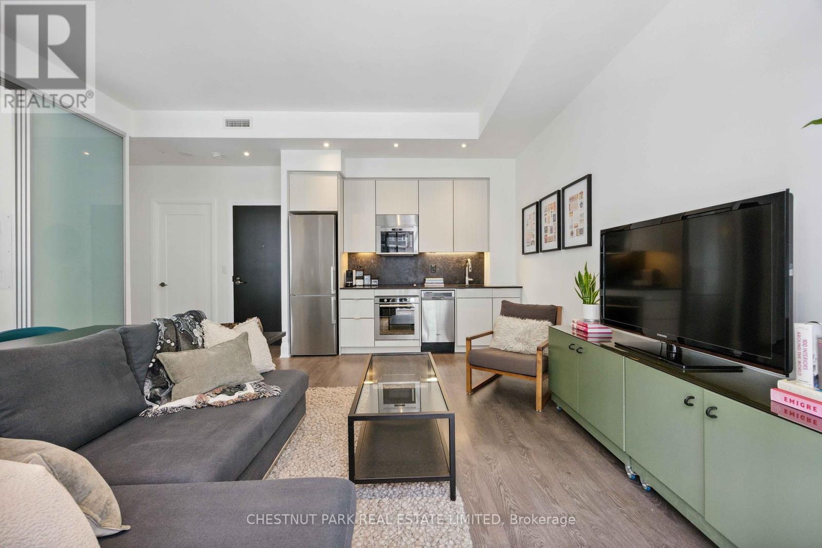 Photo 25 of 608 101 Erskine Avenue, Toronto ON
