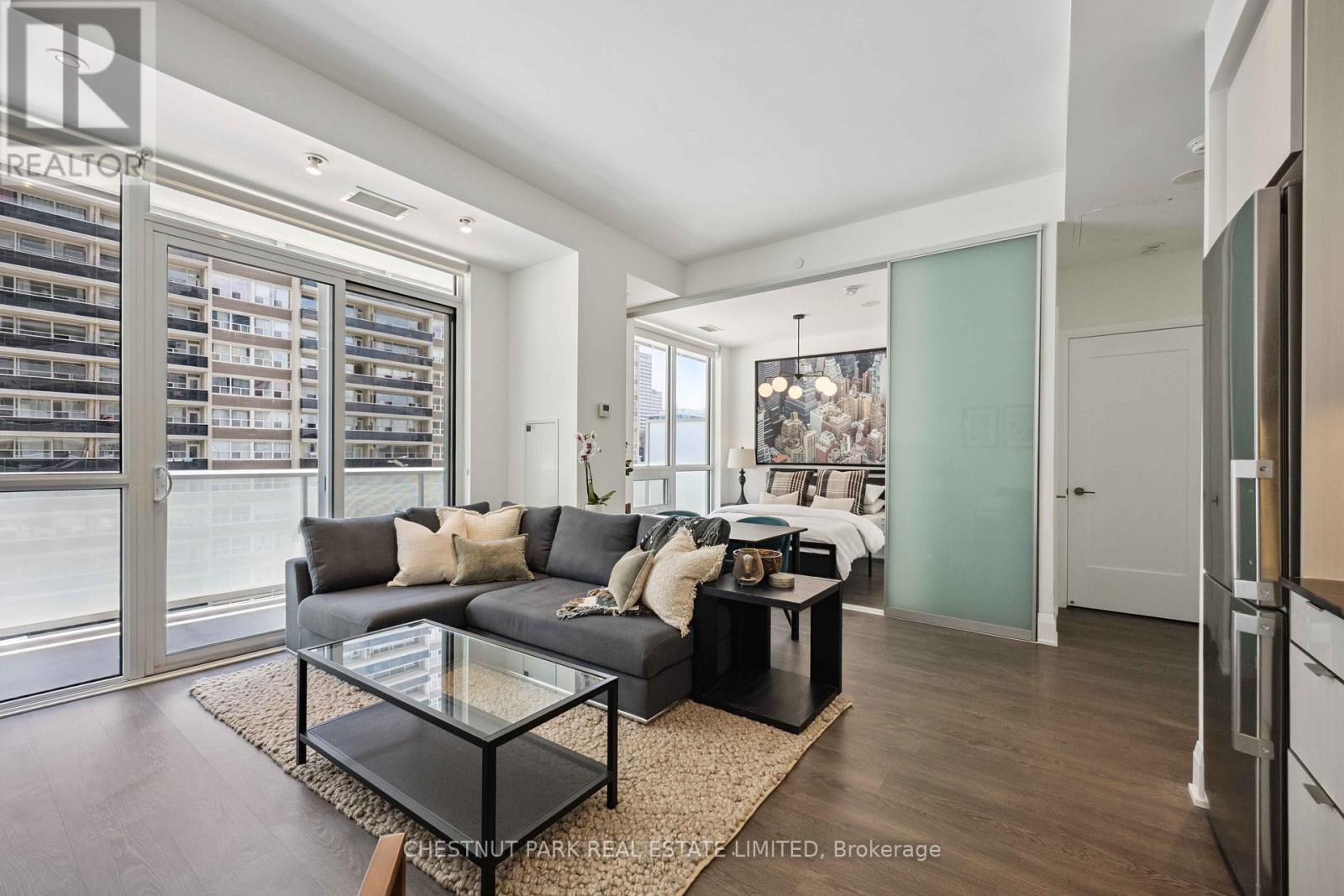 Photo 1 of 608 101 Erskine Avenue, Toronto ON