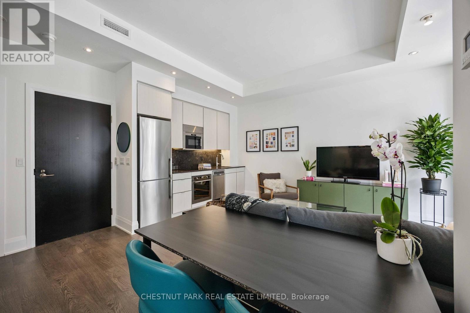 Photo 17 of 608 101 Erskine Avenue, Toronto ON