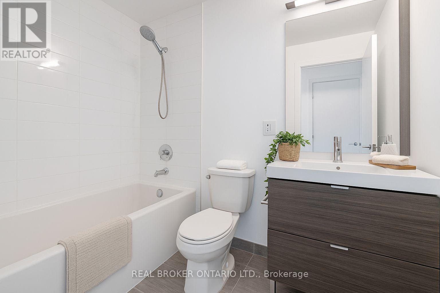 Photo 3 of 306 62 Forest Manor Road, Toronto ON