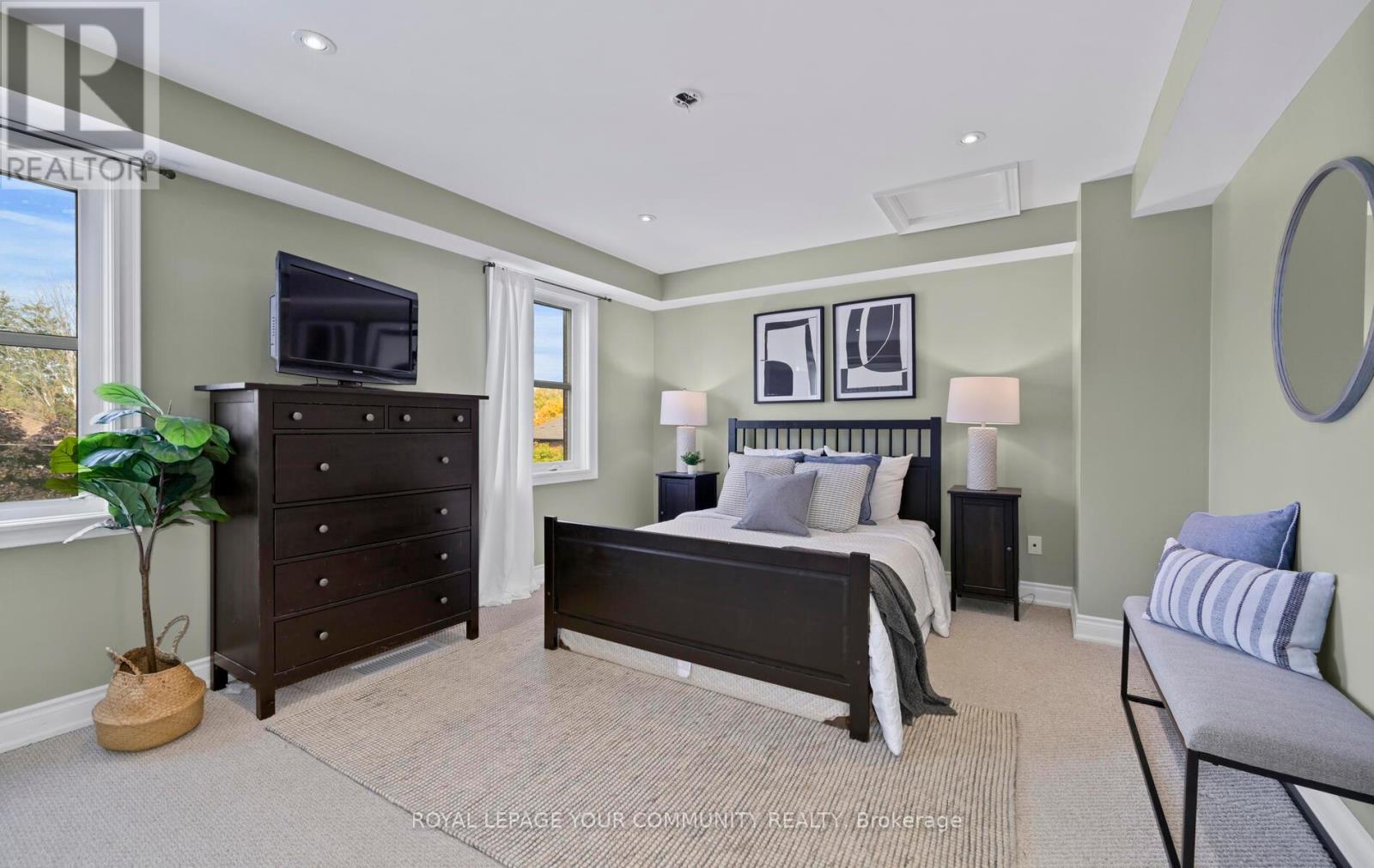 Photo 17 of 205 17 Baldwin Street N, Whitby ON