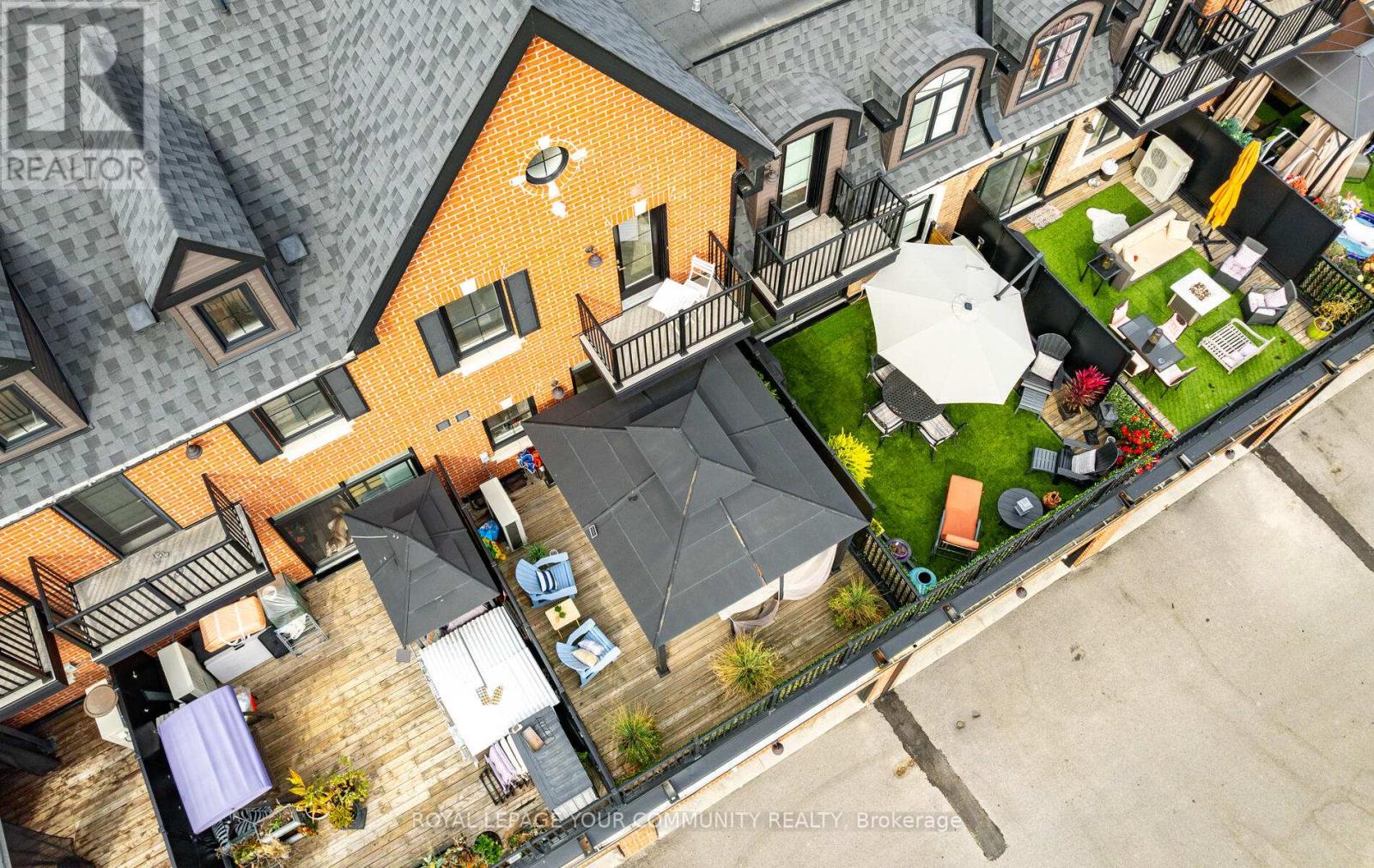 Photo 29 of 205 17 Baldwin Street N, Whitby ON